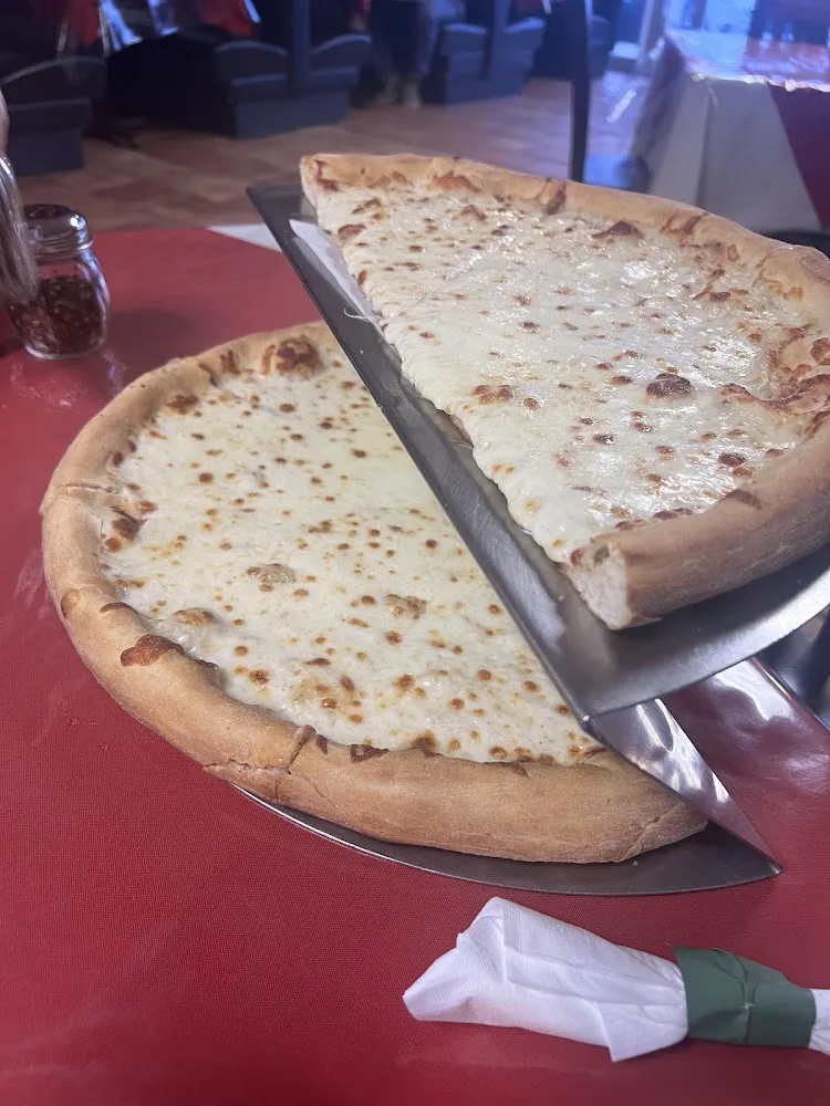 Large Alfredo Pizza Split